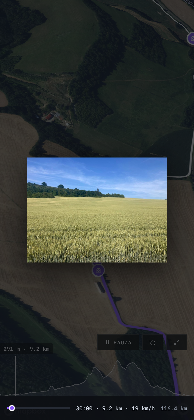 Fotka pořízená na trase v přehrávání jízdy